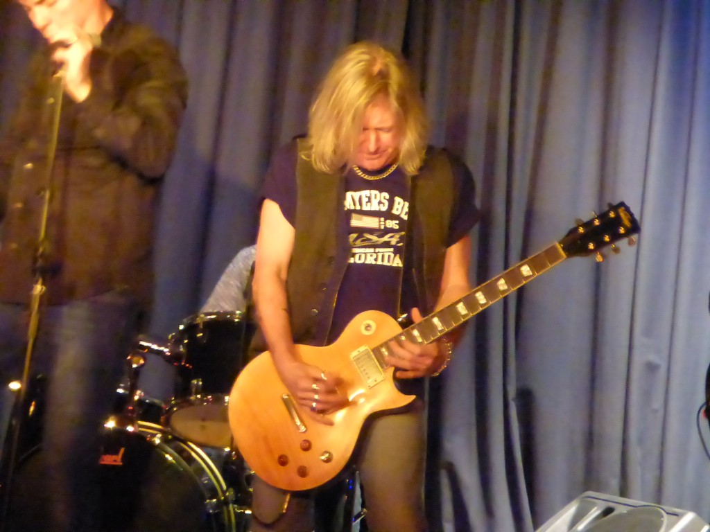 Dave Colwell - The Rock Den, Hatfield, 28 March 2015