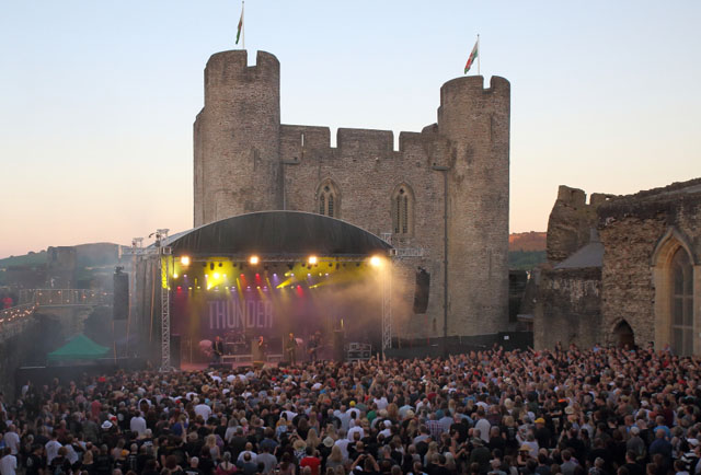 THUNDER - Caerphilly Castle, Wales, 14 July 2018