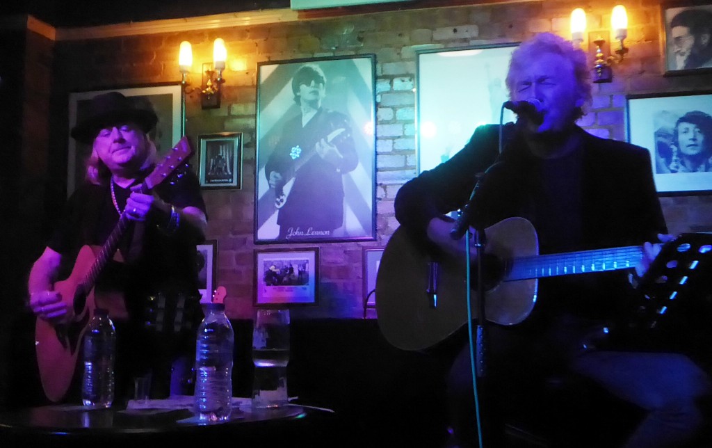 ROBERT HART AND DAVE 'BUCKET' COLWELL- The Cavern, Raynes Park, London, 14 October 2021
